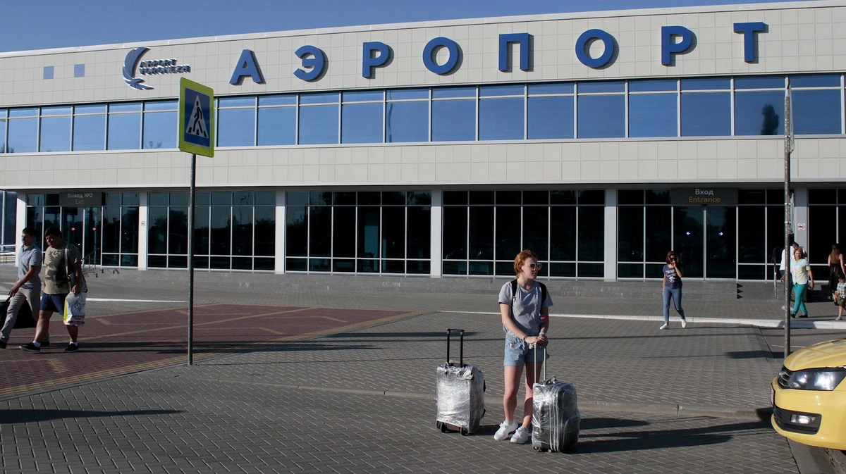 Рейс воронеж. Воронежский аэропорт до реконструкции. Воронежский аэропорт направления. Аэропорт Воронеж ноябрь. Аэропорт Воронеж сверху.