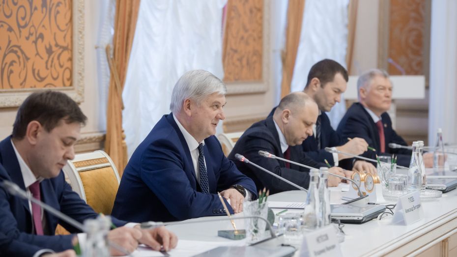 Губернатор Воронежской области встретился с делегацией Федерального Собрания РФ