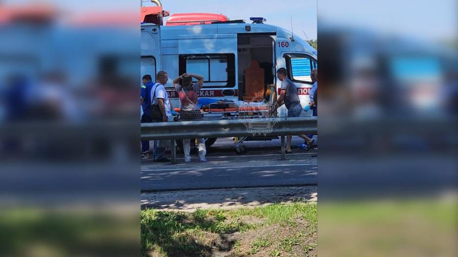 Число пострадавших в страшном ДТП с автобусом под Воронежем выросло до 15