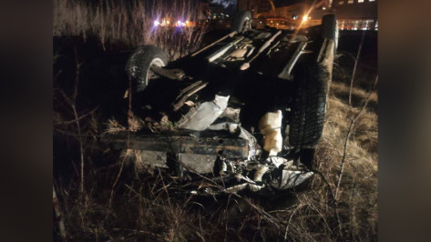 Mitsubishi Galant вылетел в кювет в Воронежской области: погибла 33-летняя автомобилистка