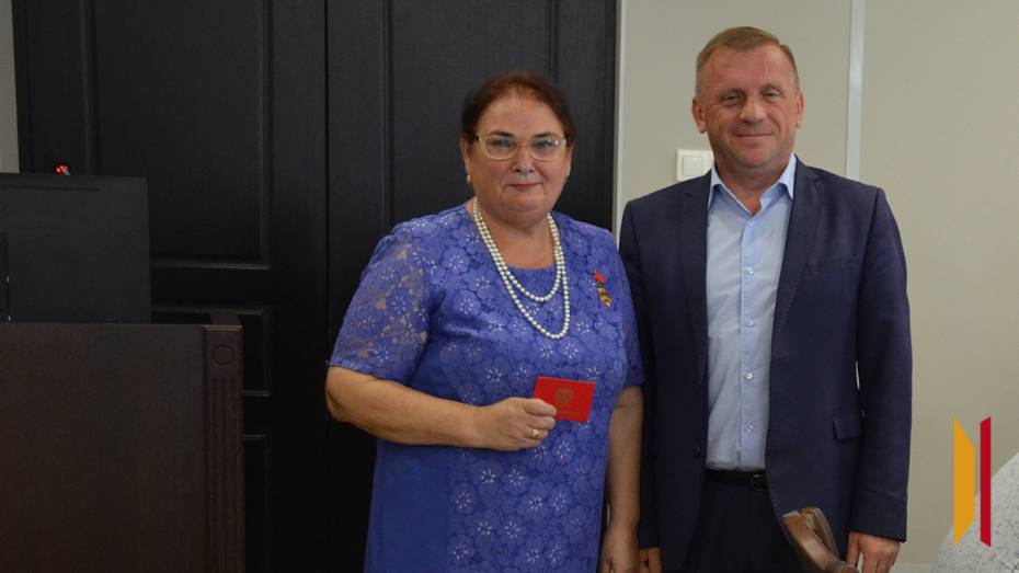 Жительнице Верхнемамонского района присвоили звание почетного ветерана области