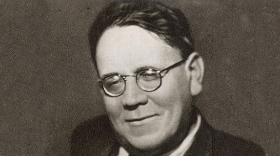 Артисты Воронежского камерного театра прочтут стихи Маршака у памятника поэту