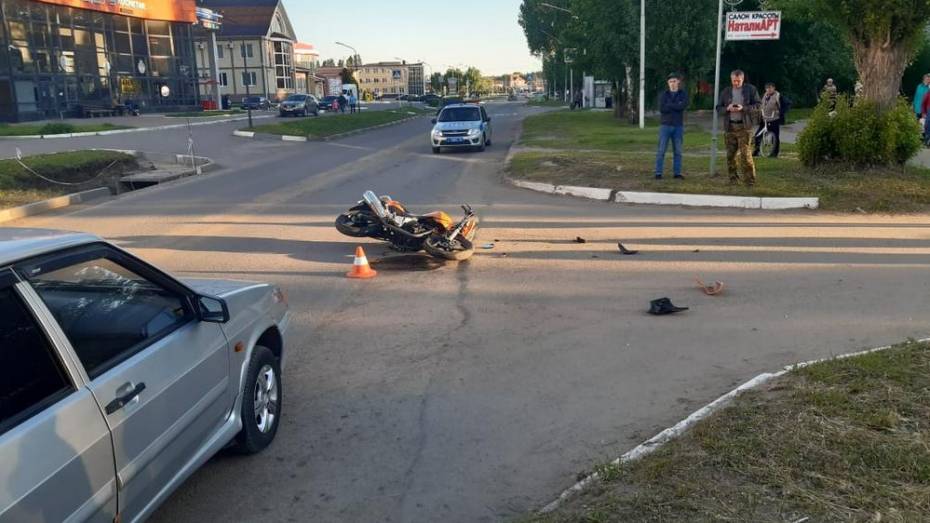 В Павловске «Волга» сбила 16-летнего мотоциклиста