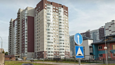 В Воронеже ребенок чуть не попал под колеса машины