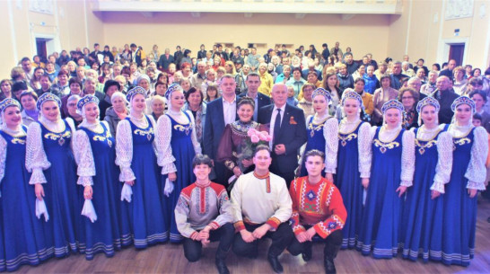 На благотворительном концерте в Эртиле собрали более 100 тыс рублей в поддержку участников СВО