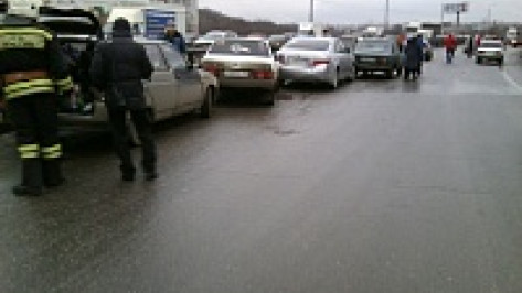 Основной причиной ДТП с участием 28 машин в Воронеже стала погода (ФОТО)