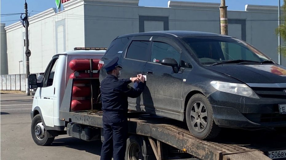 В Воронеже инспекторы ДПС задержали водителя с 580 неоплаченными штрафами