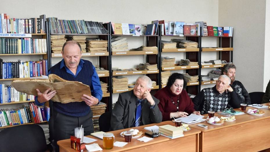 В Панино состоялась презентация книги журналиста газеты «Наш край» Юрия Бородина