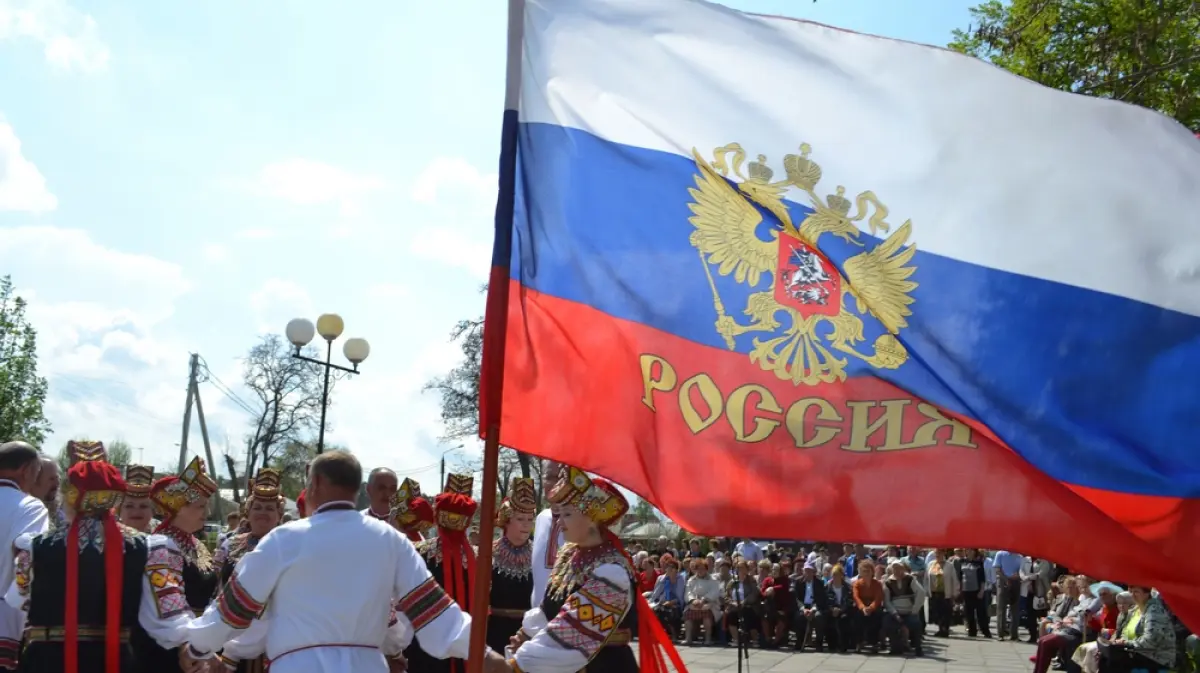 В каких странах отмечают 1 мая праздник. Площадь 1 мая. 1 Мая как празднуют. Как отмечают 1 мая. Где отмечают 1 мая.