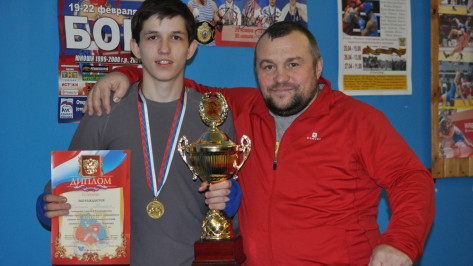 Репьевский боксер стал победителем межрегионального юношеского турнира 