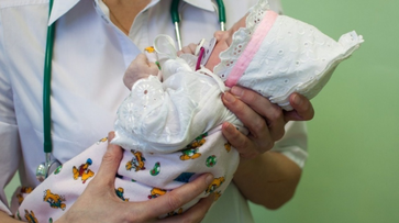 Правительство РФ направит 251 млн рублей семьям Воронежской области при рождении первенца