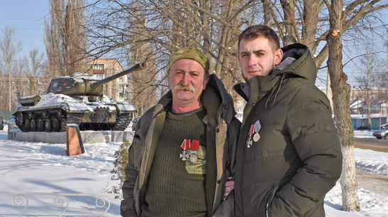 Отца и сына – участников СВО из Воронежской области наградили орденами Мужества за героизм
