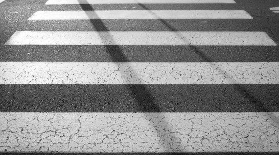 В центре Воронежа автомобиль Toyota сбил 56-летнего мужчину на пешеходном переходе