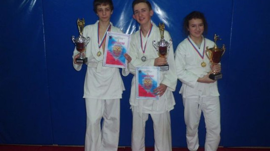 Хохольская девчонка билась за спецназ