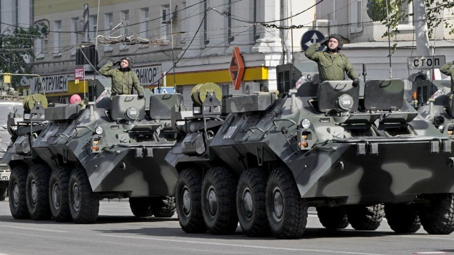 Военная техника для участия в параде Победы прибыла в Воронеж