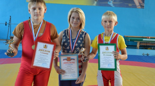 Репьевские борцы стали призерами межрегионального турнира