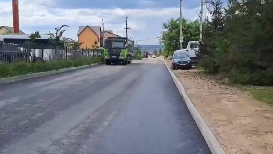 Жители воронежского микрорайона Подгорное пожаловались на отсутствие тротуара к новой школе №109