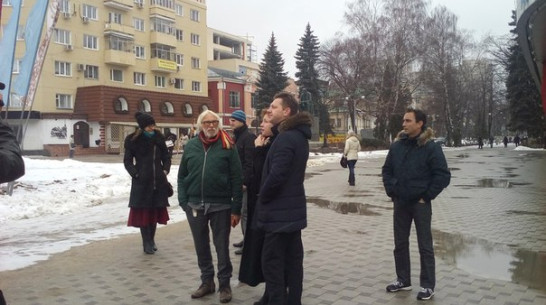 Воронежец сфотографировал гуляющего по городу Пьера Ришара