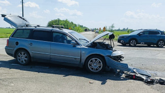В Воронежской области столкнулись Volkswagen и Citroen: пострадали 3 человека