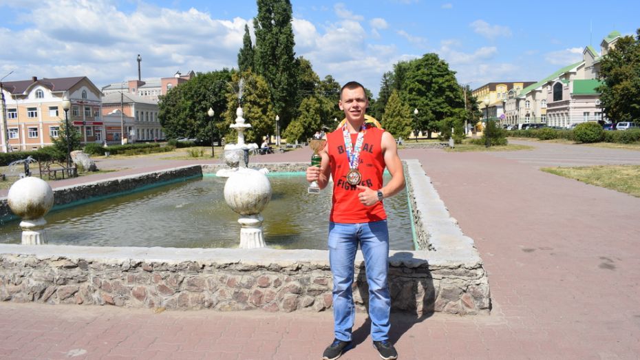  Спортсмен из Борисоглебска побил мировой рекорд по становой тяге 