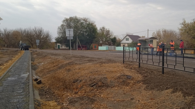 Возле школы в кантемировском селе Новобелая сделали тротуар