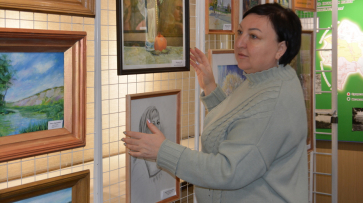 В Калаче открылась выставка картин преподавателей школы искусств
