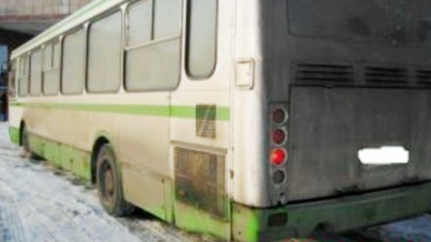 На трассе «Воронеж-Луганск» автобус столкнулся с легковым автомобилем