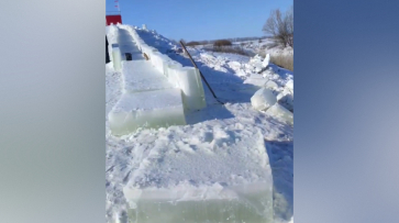 В Ломовском природном парке Воронежской области строят 150-метровую ледяную горку: видео