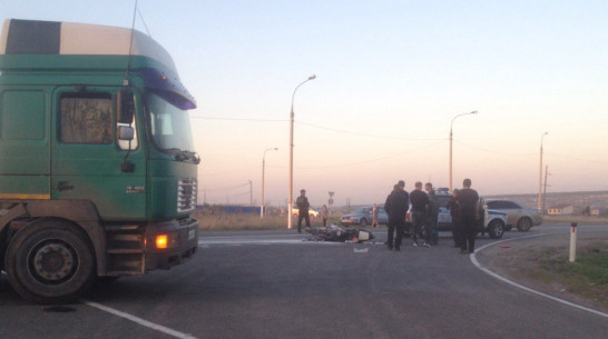 Под Воронежем в ДТП с фурой разбился мотоциклист