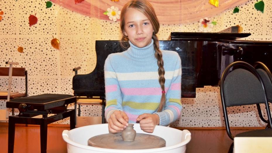 Воробьевская школьница завоевала гран-при межрайонного конкурса скульптуры «Карусель мастеров»