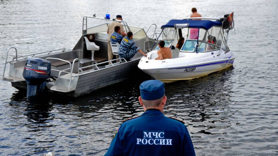 На акватории и по берегам Воронежского водохранилища спасатели ловили нарушителей
