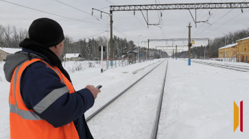 Поезд с рудой сошел с рельсов на станции Поворино в Воронежской области