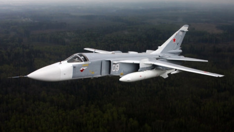 Су-24 выкатился за пределы посадочной полосы при взлете в Сирии: экипаж погиб
