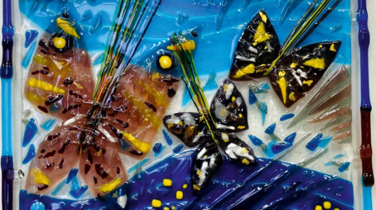 Воронежские художники изобразили лето с помощью шелка, войлока и стекла