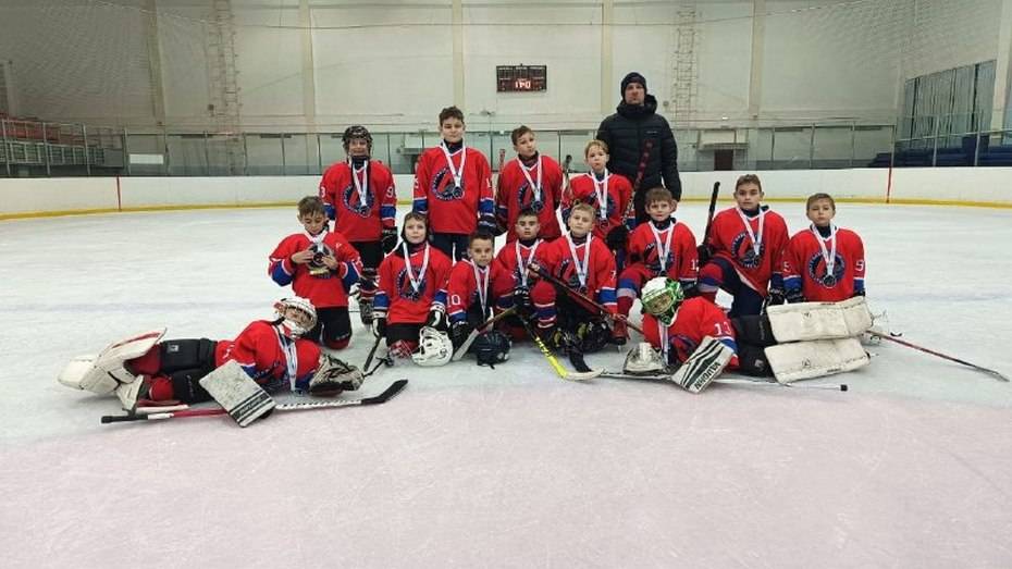 Юные хоккеисты из Лисок стали серебряными призерами всероссийского турнира