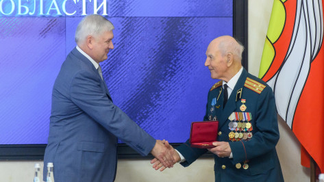 Губернатор Александр Гусев вручил государственные награды выдающимся воронежцам