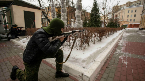 Военные отразили «атаку террористов» в центре Воронежа 