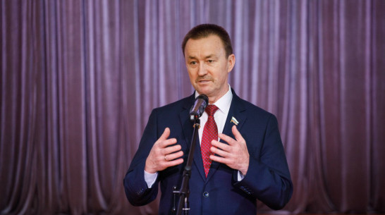 Председатель Воронежской облдумы Юрий Матузов рассказал, как отмечает Новый год