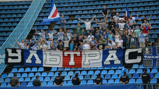 Фанаты воронежского «Факела» ввели дресс-код на Южной трибуне