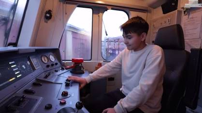 Вице-премьер правительства РФ Виталий Савельев исполнил мечту 11-летнего мальчика из Воронежа