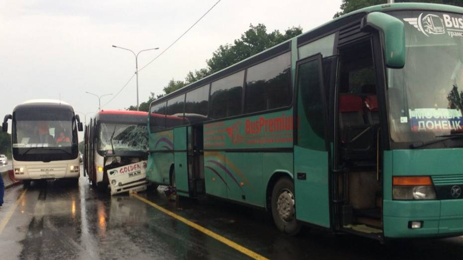 Под Воронежем в ДТП с рейсовыми автобусами пострадали 4 человека