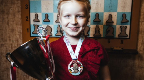 Семилетняя девочка из Воронежа взяла «серебро» на чемпионате Европы по шахматам