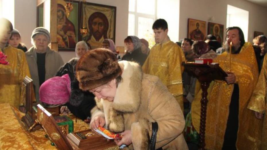 В Новоусманский район привезли святые мощи из Ростова Великого