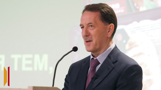 Заместитель председателя Государственной Думы Алексей Гордеев поздравил газету «Калачеевские зори» с 95-летием