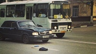 В Воронеже на Ленинском проспекте «Волга» сбила женщину