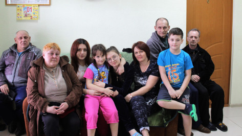 Сплотила общая беда. Как эвакуированных из Донбасса поддерживают в Ольховатском районе