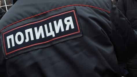 Воронежские полицейские задержали в семилукском автобусе подозреваемого в грабеже