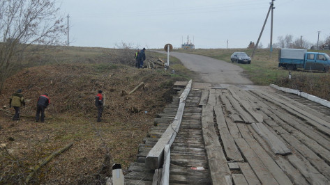 В подгоренском хуторе Суд-Николаевка начали капремонт моста через реку Попов ручей