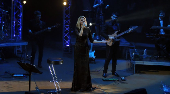 Ирине Круг в Воронеже подарили шоколадный букет и воздушные шарики