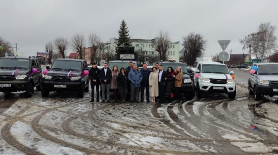 По Россоши проехал свадебный кортеж из семи УАЗов в поддержку российских военных